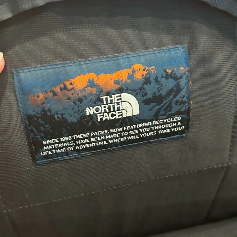 The North Face Borealis Black Backpack Flexvent Padded Adjustable Pockets 18.5”